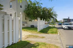 33-35 Pulaski Pl, Hackensack, NJ 07601 - Photo 32