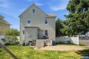 33-35 Pulaski Pl, Hackensack, NJ 07601 - Photo 30