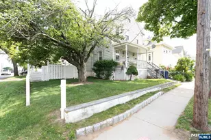 33-35 Pulaski Pl, Hackensack, NJ 07601 - Photo 4