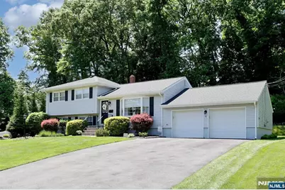 11 Henry Avenue, Park Ridge, NJ 07656 - Photo 2
