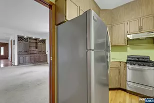 733 1st St, Lyndhurst Township, NJ 07071 - Photo 22