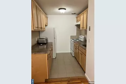 154 Rothwell Avenue 2B #2B, Cliffside Park, NJ 07010 - Photo 10