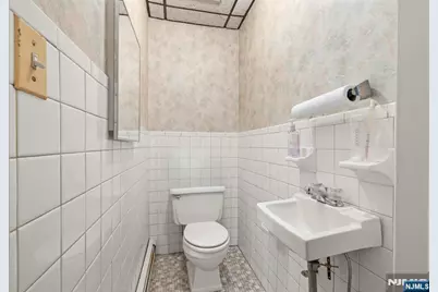 647 Anderson Avenue, Cliffside Park, NJ 07010 - Photo 18