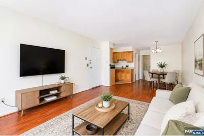 412 68th Street 17 #17, Guttenberg, NJ 07093 - Photo 2
