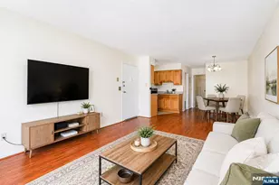 412 68th Street 17, Guttenberg, NJ 07093 - Photo 2