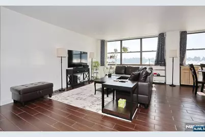 7004 Boulevard E, Guttenberg, NJ 07093 - Photo 10
