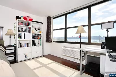 7004 Boulevard E, Guttenberg, NJ 07093 - Photo 24