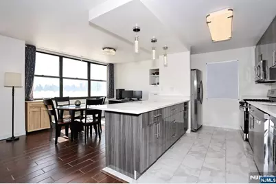 7004 Boulevard E, Guttenberg, NJ 07093 - Photo 12