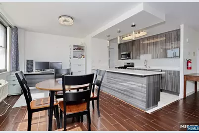 7004 Boulevard E, Guttenberg, NJ 07093 - Photo 16