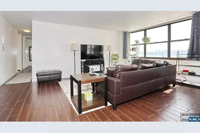 7004 Boulevard E, Guttenberg, NJ 07093 - Photo 14