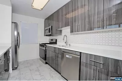7004 Boulevard E, Guttenberg, NJ 07093 - Photo 18