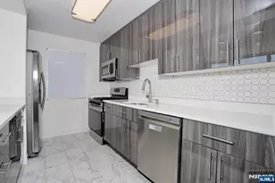 7004 Blvd E 5L, Guttenberg, NJ 07093 - Photo 18