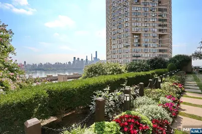 7004 Boulevard E, Guttenberg, NJ 07093 - Photo 42