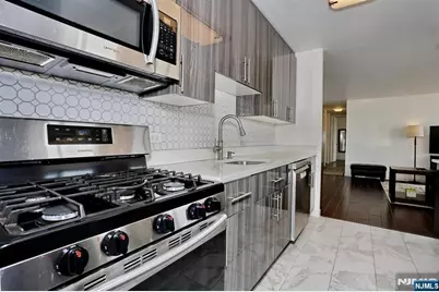 7004 Boulevard E, Guttenberg, NJ 07093 - Photo 20