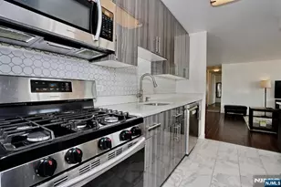 7004 Blvd E 5L, Guttenberg, NJ 07093 - Photo 20