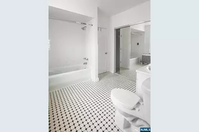 818 Summit Avenue 3 #3, River Edge, NJ 07661 - Photo 6