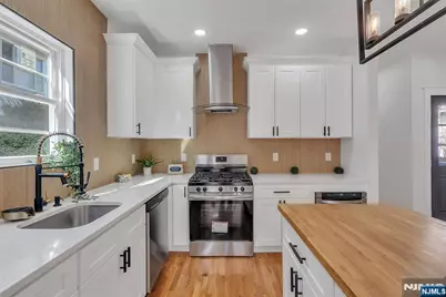 249 Hillside, Leonia, NJ 07605 - Photo 4