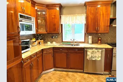 256 Teaneck Road, Ridgefield Park, NJ 07660 - Photo 14