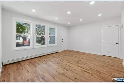 203-205 Hansbury, Newark, NJ 07112 - Photo 4