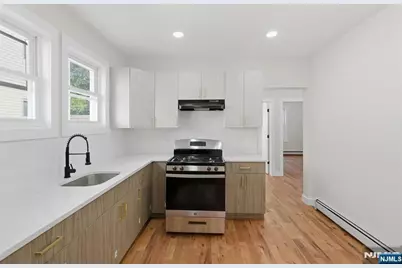 203-205 Hansbury, Newark, NJ 07112 - Photo 8