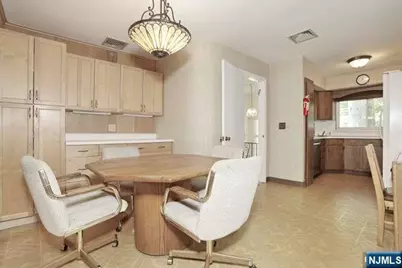 65 Haven Avenue, Bergenfield, NJ 07621 - Photo 8