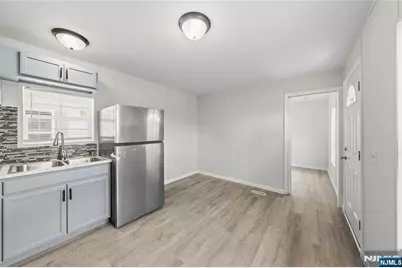 47 Helen, Moonachie, NJ 07074 - Photo 4