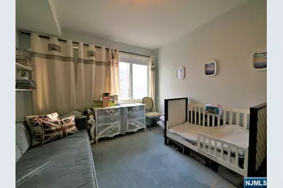 255 Laird Avenue 15 #15, Cliffside Park, NJ 07010 - Photo 22