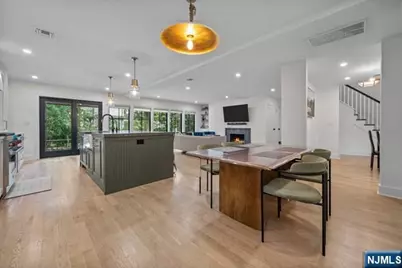 107 Highland Avenue, Ridgewood, NJ 07450 - Photo 2
