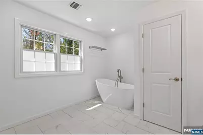390 Pascack Road, Washington Township, NJ 07676 - Photo 34