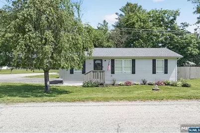 16 Clover Lane, Vernon, NJ 07418 - Photo 2