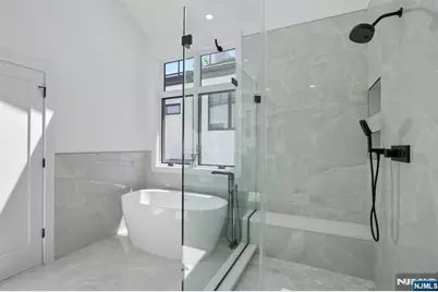2189 Jones Road, Fort Lee, NJ 07024 - Photo 16