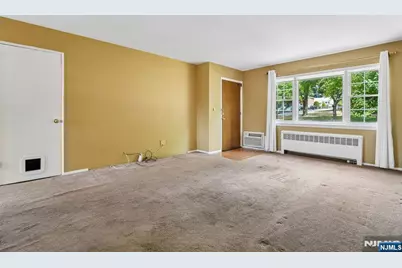 18 Wedgewood Drive 25 #25, Verona, NJ 07044 - Photo 2