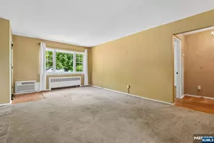 18 Wedgewood Dr 25, Verona, NJ 07044 - Photo 6