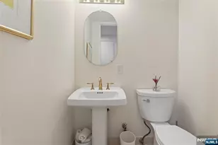 100 Carlyle Dr 5Hs, Cliffside Park, NJ 07010 - Photo 12