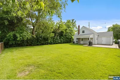 125 N 1st Street, Bergenfield, NJ 07621 - Photo 36