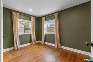 125 N 1st St, Bergenfield, NJ 07621 - Photo 10