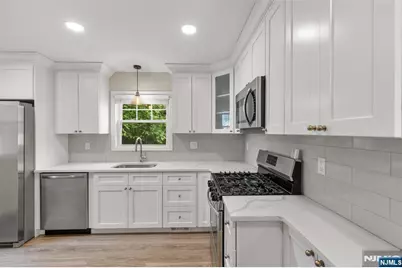 125 N 1st Street, Bergenfield, NJ 07621 - Photo 6