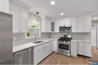 125 N 1st Street, Bergenfield, NJ 07621 - Photo 4