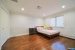 897 Virgil Ave, Ridgefield, NJ 07657 - Photo 42