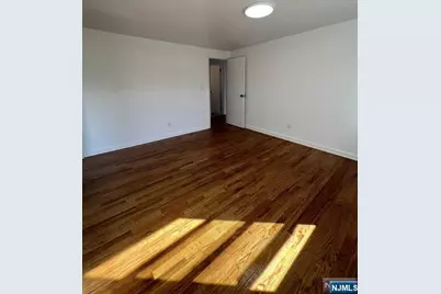 117 Feronia Way 2nd Floor #2nd floor, Rutherford, NJ 07070 - Photo 16