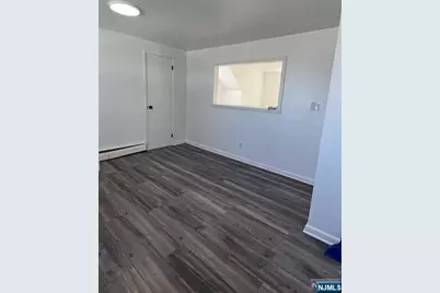 117 Feronia Way 2nd Floor #2nd floor, Rutherford, NJ 07070 - Photo 8
