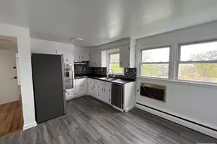117 Feronia Way 2nd Floor, Rutherford, NJ 07070 - Photo 4