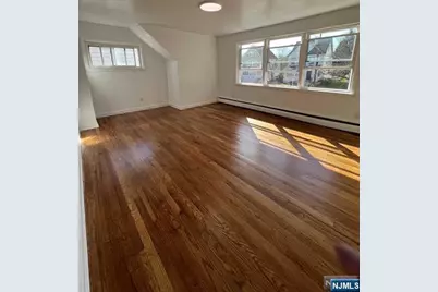 117 Feronia Way 2nd Floor #2nd floor, Rutherford, NJ 07070 - Photo 2