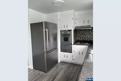 117 Feronia Way 2nd Floor #2nd floor, Rutherford, NJ 07070 - Photo 6