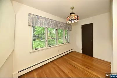9 Lyncrest Drive, Paramus, NJ 07652 - Photo 26