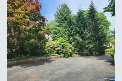9 Lyncrest Drive, Paramus, NJ 07652 - Photo 48