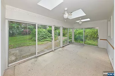 9 Lyncrest Drive, Paramus, NJ 07652 - Photo 34
