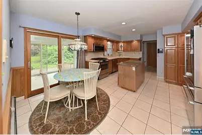 9 Lyncrest Drive, Paramus, NJ 07652 - Photo 18