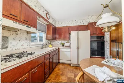 112 Berdan Street, Rochelle Park Township, NJ 07662 - Photo 8