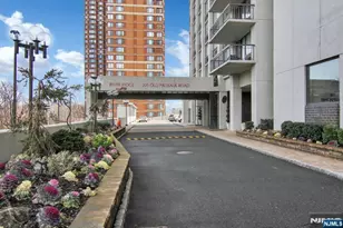 200 Old Palisade Road Th5, Fort Lee, NJ 07024 - Photo 2